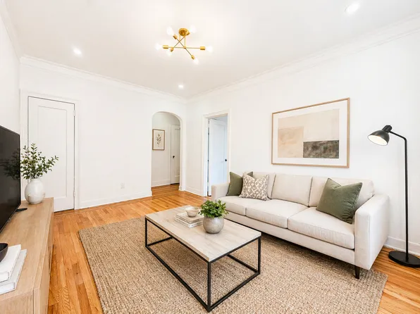 63-35 Haring St #2R, Rego Park, NY 11374