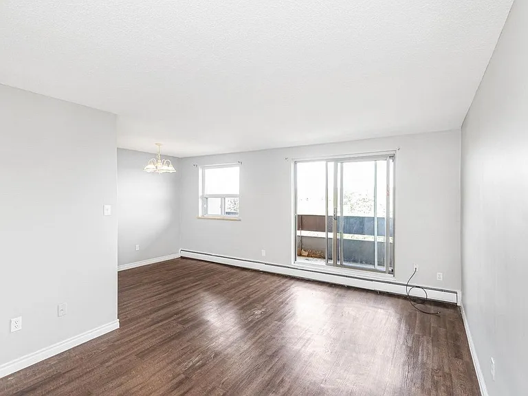 230 Montmorency Dr — Photo 8