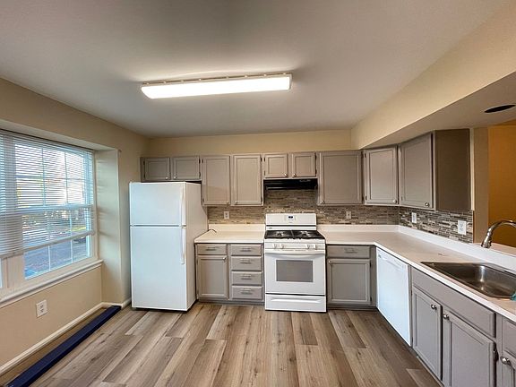 5th image of 15168 Wentwood Ln