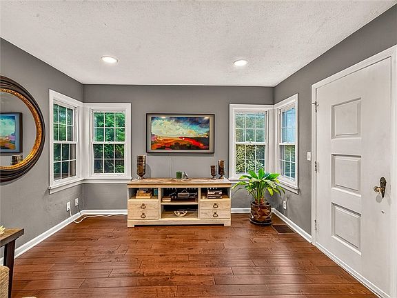 3rd image of 46 Cloverland Dr