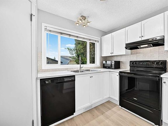 3rd image of 15 N Prestwick Pl SE