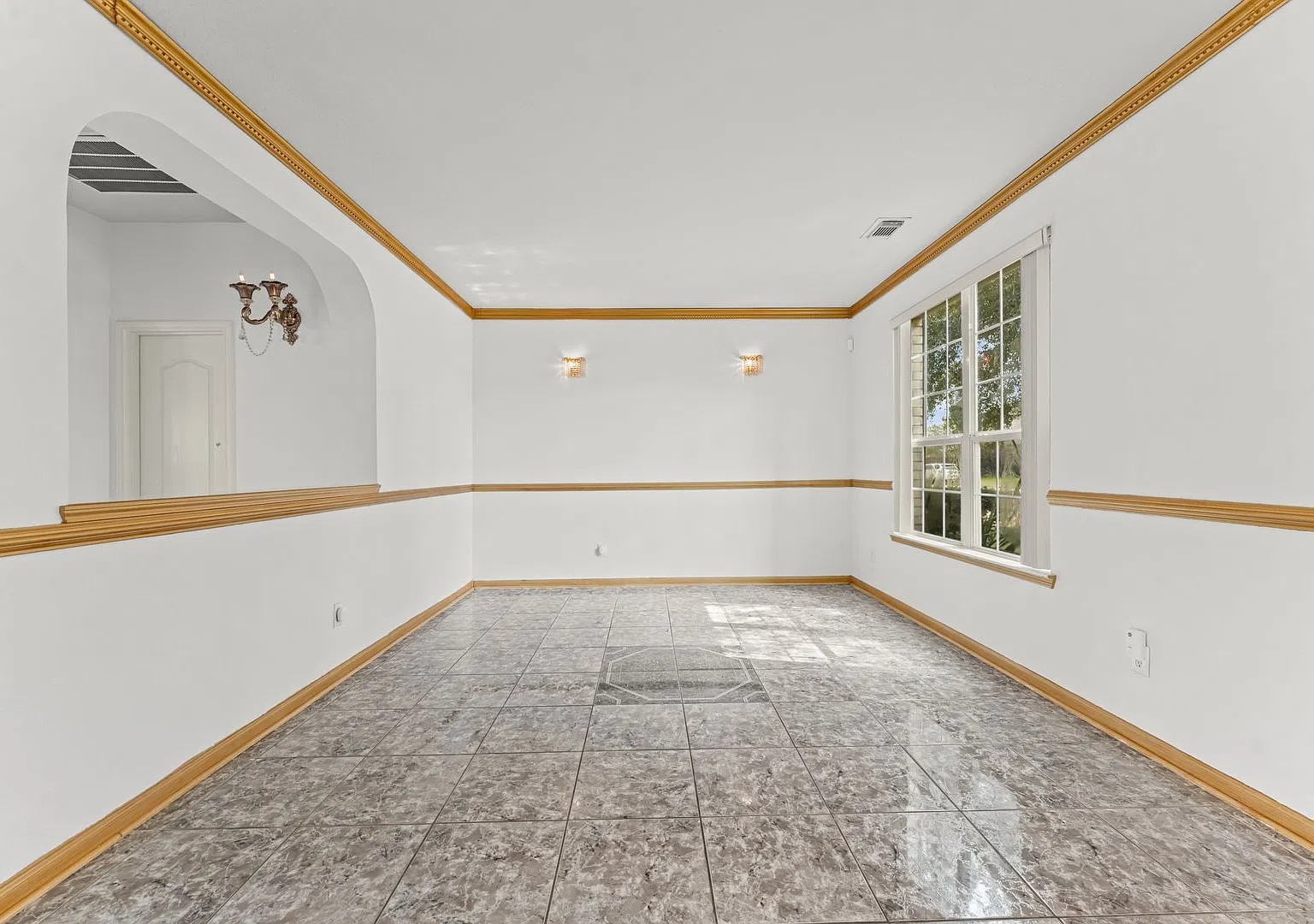 Beautiful Katy Home — Photo 2