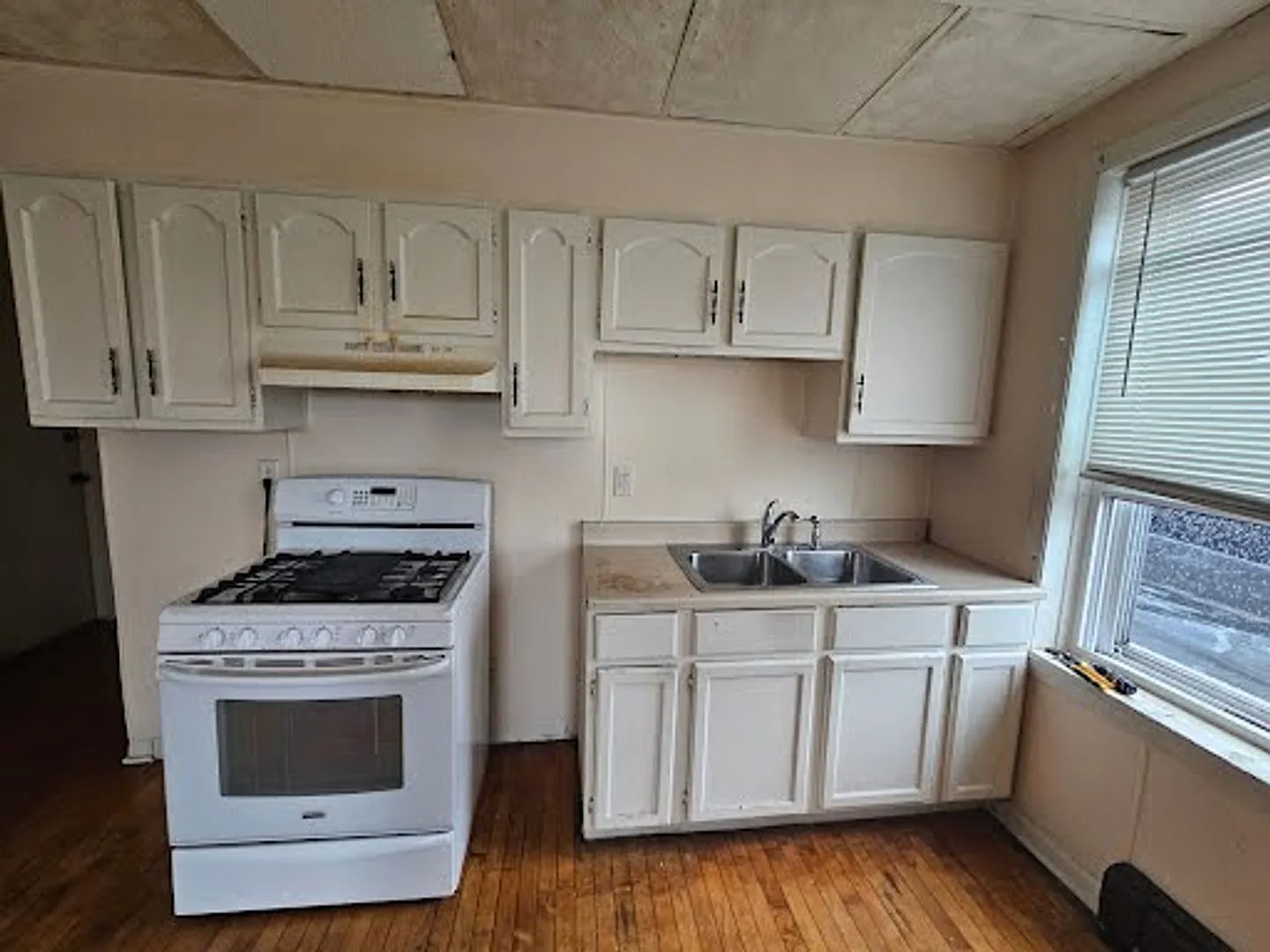 2323-2337 S 5th St./2346-2348 S Chase Ave. - 13 Unit — Photo 2