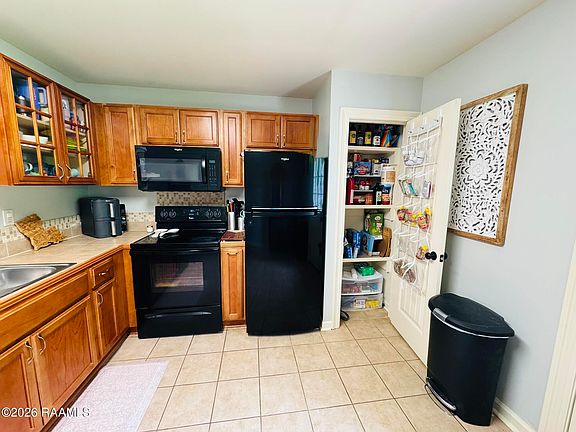 4th image of 132 W Anna St