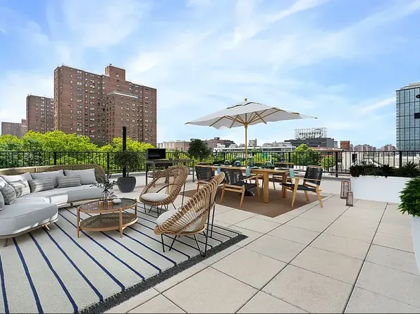 2455 3rd Avenue image 1 of 32