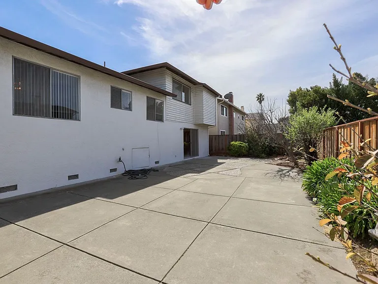 330 Sea Horse Ct — Photo 21