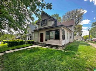 121 Cecelia St, Sioux City, IA 51105