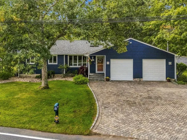 67 Wakeman Road, Hampton Bays, NY 11946