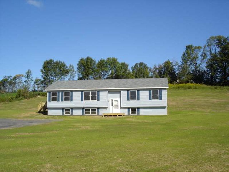 3rd image of 169 LAWTON Road