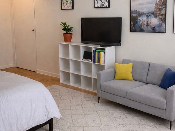 2nd image of 35 Eastern Pkwy APT 2A