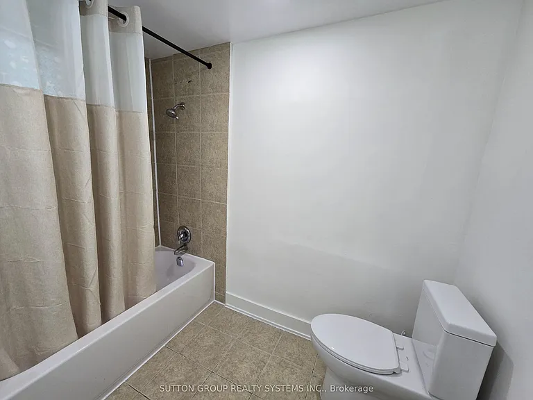 2886 Lake Shore Blvd W #1 — Photo 12