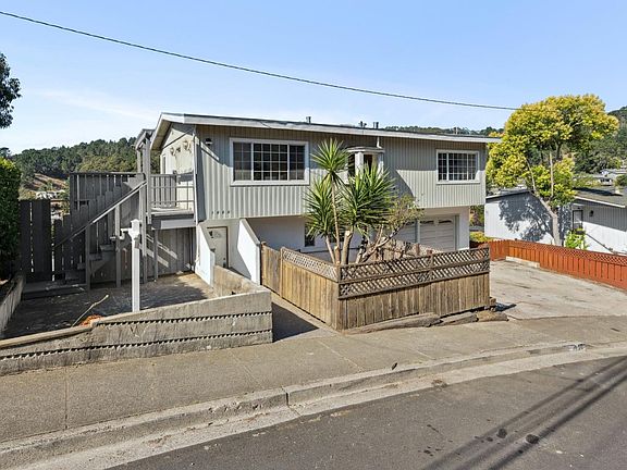 2nd image of 1060 Crespi Dr