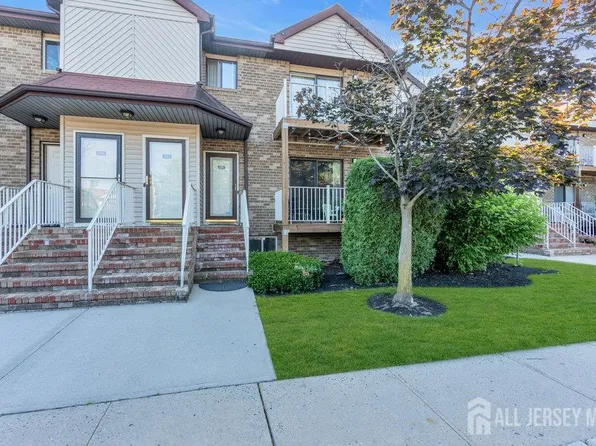 4511 Birchwood Ct, North Brunswick, NJ 08902