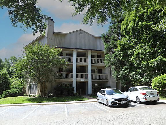 2nd image of 914 New Kent Pl
