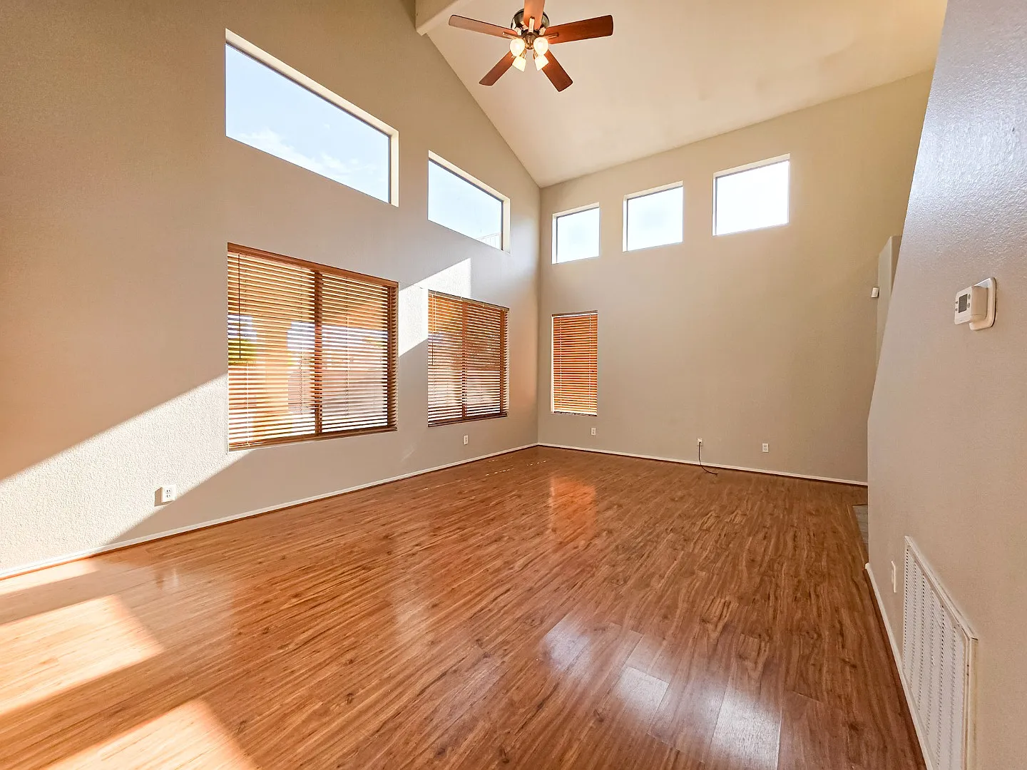 1462 W Roadrunner Dr — Photo 3