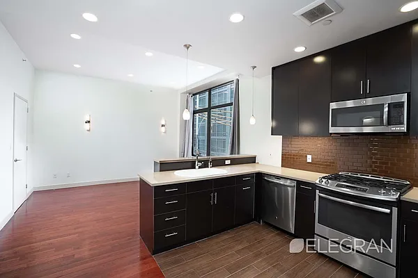 Rented by (Legacy) Elegran | media 3