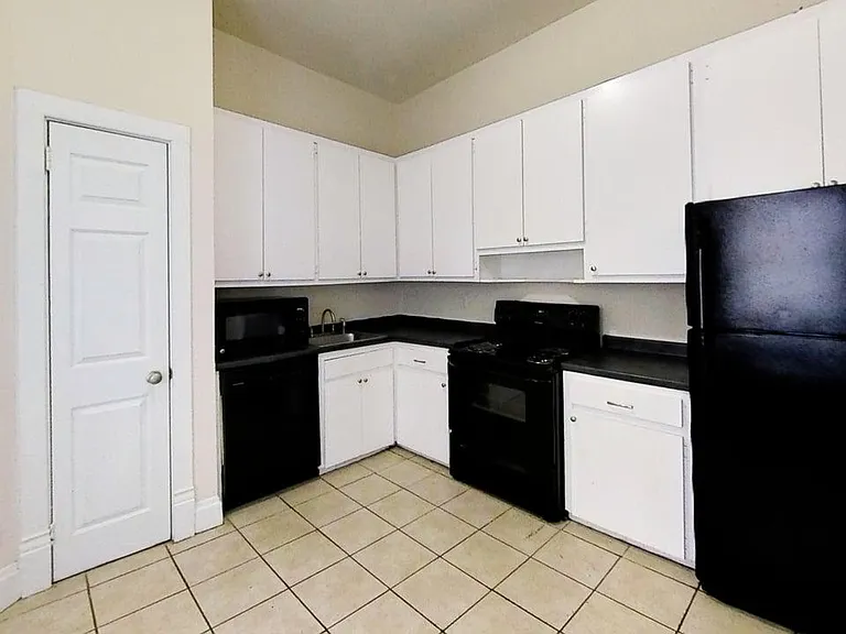 418 Vine St #5 — Photo 4