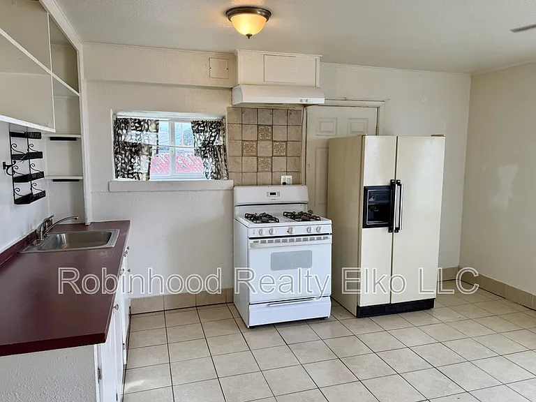 176 S 4th St #2 — Photo 7
