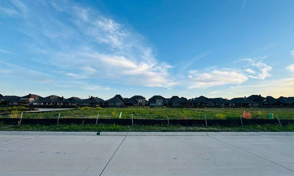1st image of 3201 Washington Dr