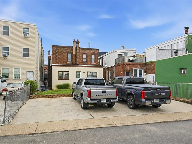3153 Richmond St #1 — Photo 15