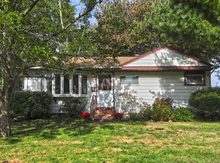 36 Skyline Dr, West Haven, CT 06516