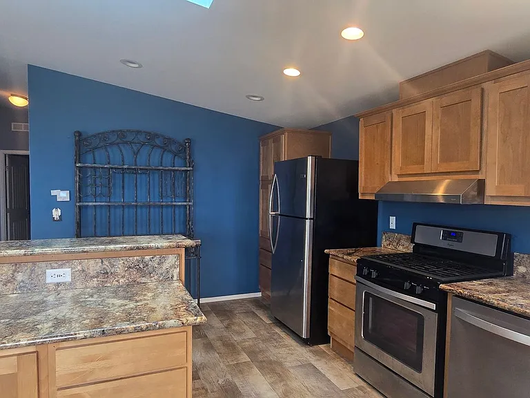 200 Cypress Cir — Photo 18