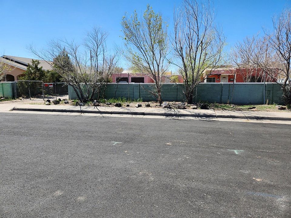 1st image of 319 San Pablo St NE