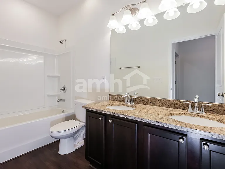 1028 Walden Pond Dr — Photo 15