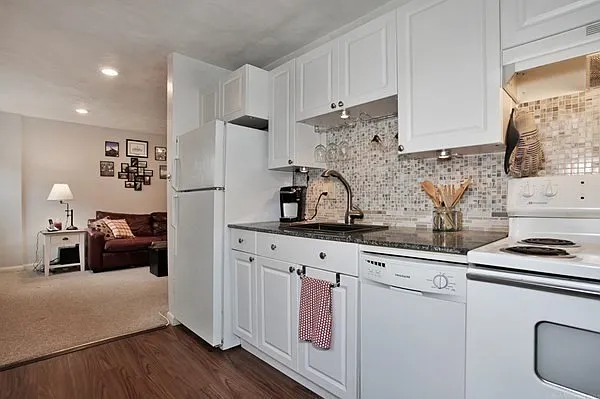 180C River St #7 — Photo 11