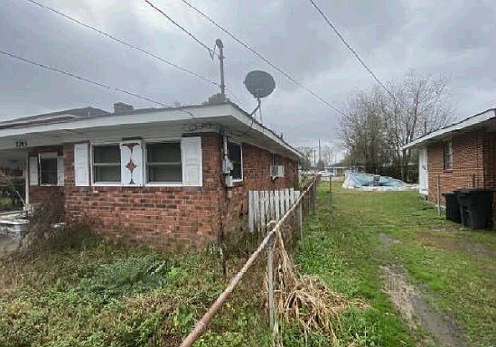 3rd image of 2295 N King Ave