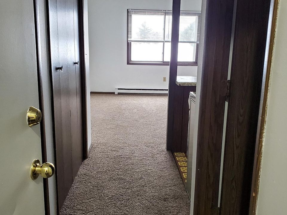 2nd image of 2046 Presque Isle Ave APT 215