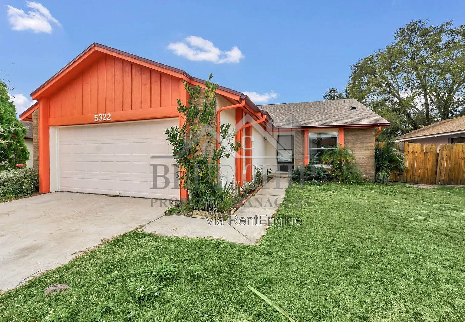 3 bed, 2.0 bath, 1328 sqft, $2,200 — Photo 3