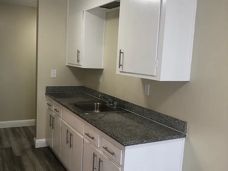 2515 Benvenue Avenue — Photo 24