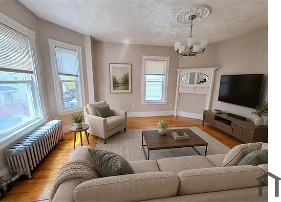 4 bed, 1200 sqft, $3,600 — Photo 1