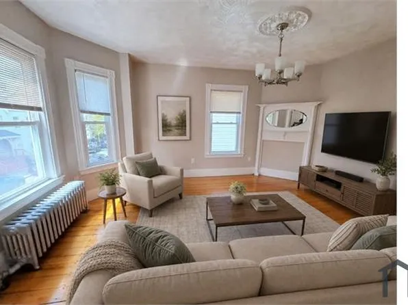 35 Catawba St #2, Boston, MA 02119