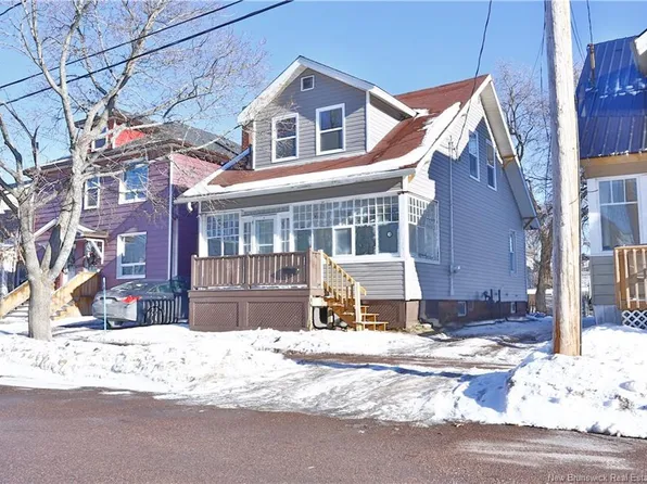 15 Lockhart Ave, Moncton, NB E1C 6R2