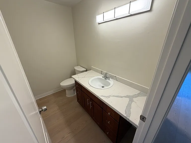 Campbell Square Apartments — Photo 15
