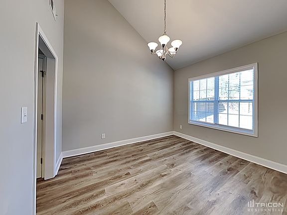3rd image of 1236 Morstead Dr