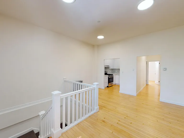 1635 Gough Street — Photo 9