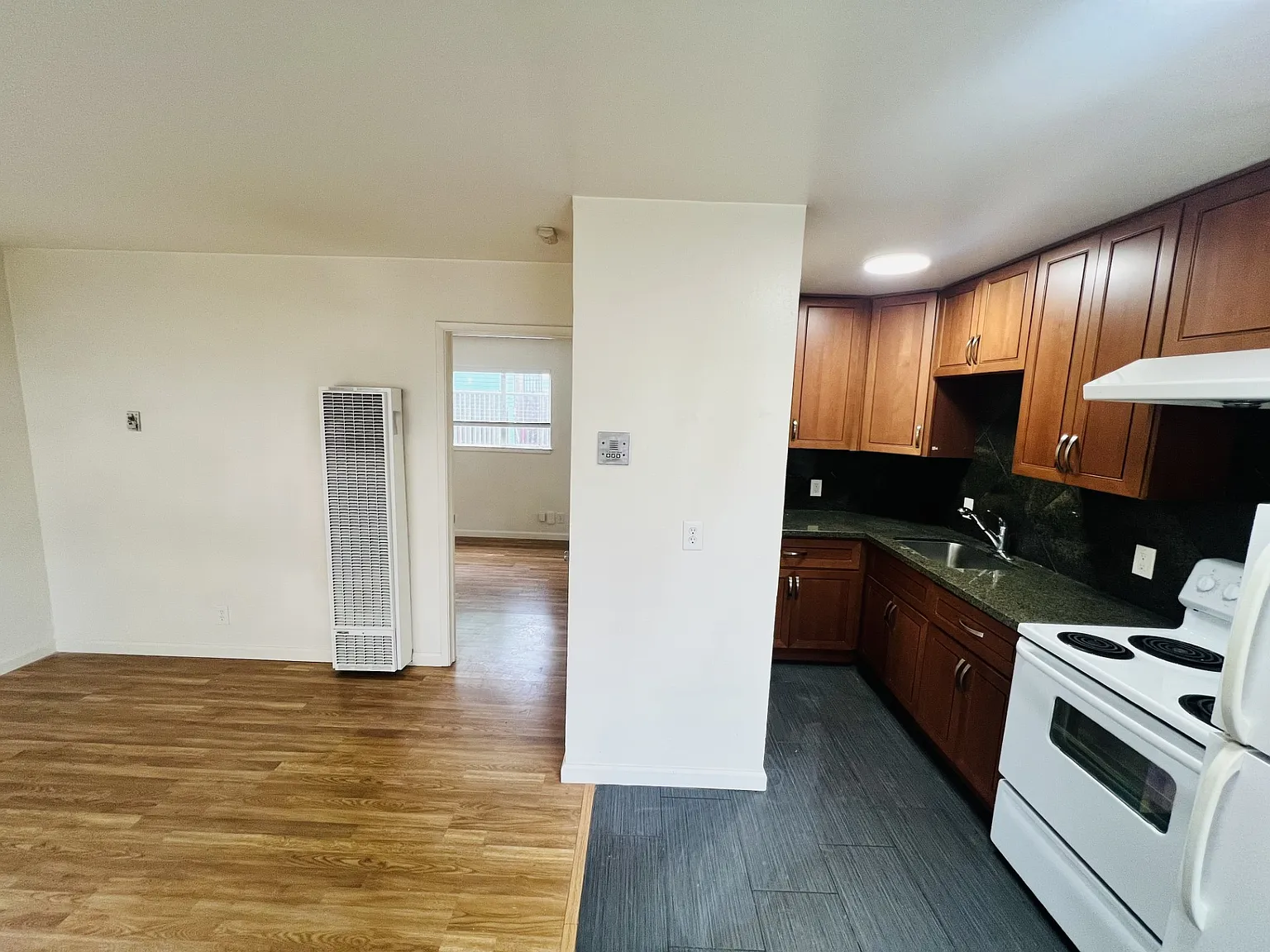 1 bed, 418 sqft, $2,000 — Photo 1