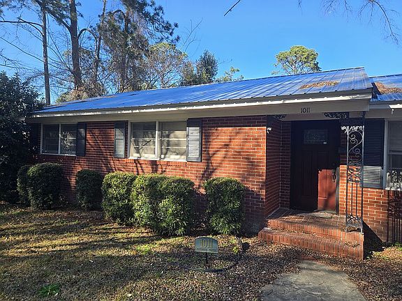 3rd image of 1011 Cherokee Cir