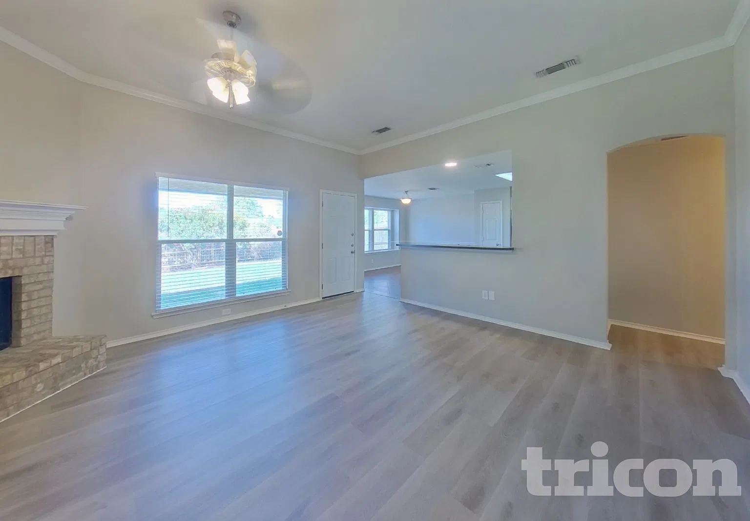 934 Benjamin Dr Burleson TX — Photo 3