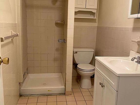 5th image of 3176 30th St