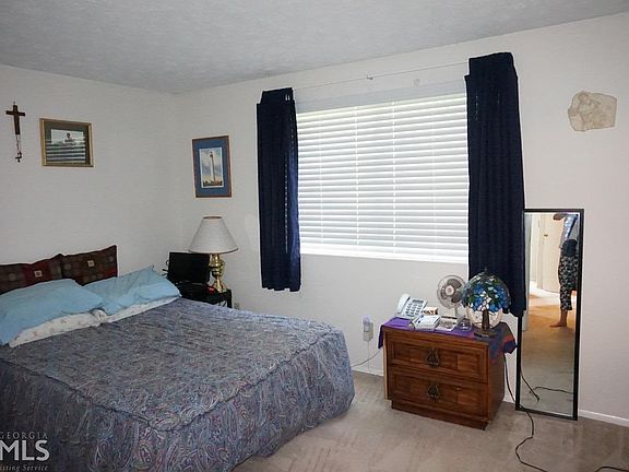 5th image of 2297 Redfield Dr