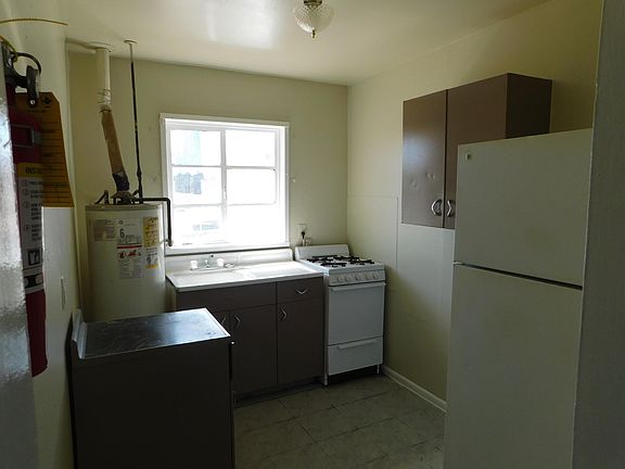 5th image of 3612 Lincoln Ave