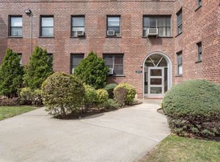 2610 Union St APT 3F, Flushing, NY 11354