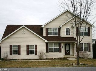 405 Oak Lee Dr, Ranson, WV 25438