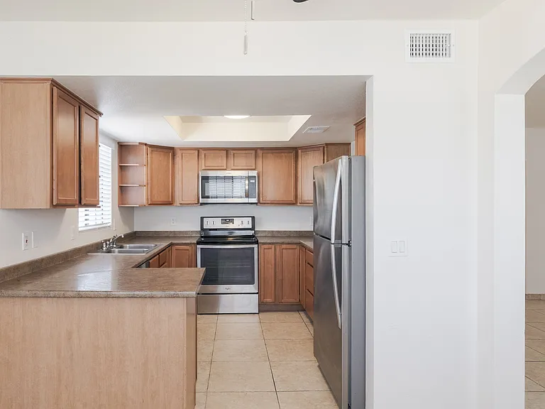 925 S Longmore #201 — Photo 8