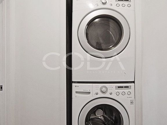 4th image of 166 Vernon Ave APT 3