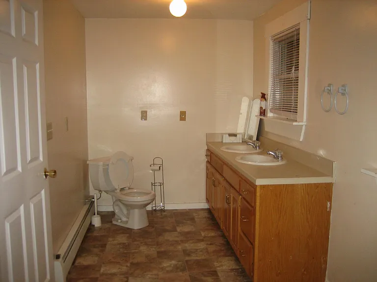 1002 Stafford Rd — Photo 13